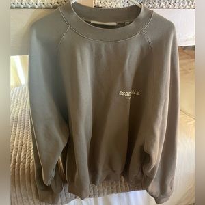 Fear of God Essentials Crewneck, Desert Taupe. Size L.